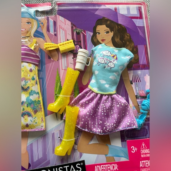 Barbie Fashionistas 3 Pack of clothes featuring outfits for a rainy day 2011 - Picture 3 of 9